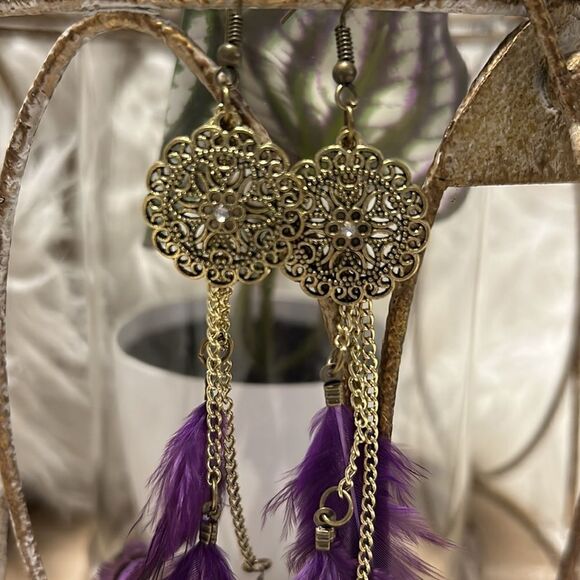 Feathered earrings  - Picture 2 of 4